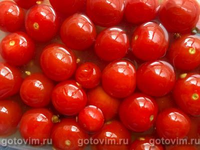 Соленые помидоры черри с чесноком в газированной воде
