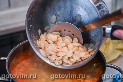 Борщ сибирский (с фрикадельками и фасолью).