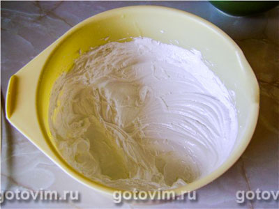 Торт-безе ореховый со взбитыми сливками и абрикосами (2-й рецепт)
