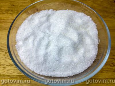 Соленая форель с солью и сахаром