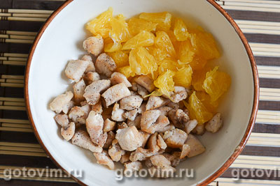 Салат из курицы с апельсинами в апельсиновых корзиночках