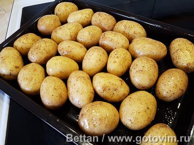 Печеная картошка в духовке.