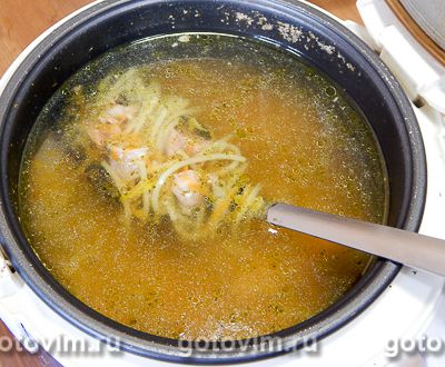 Суп из индейки с лапшой и сельдереем в мультиварке