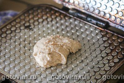 Необычный вафельный хлеб со специями