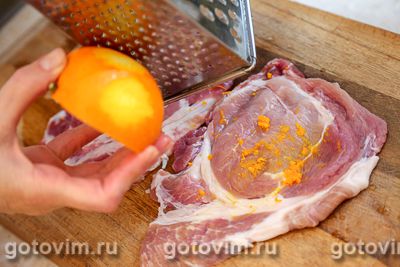 Свинина на сковороде в апельсиновом маринаде