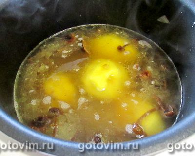 Суп картофельный с сушёными опятами и плавленым сыром в мультиварке.