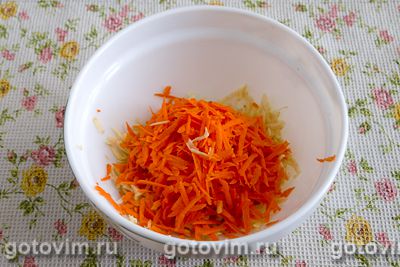 Салат из батата, моркови и семян подсолнечника