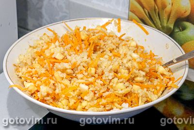 Рисовая запеканка с яблоками и морковью.