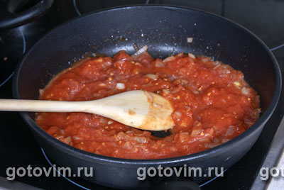 Тортеллини с мясной начинкой в томатном соусе