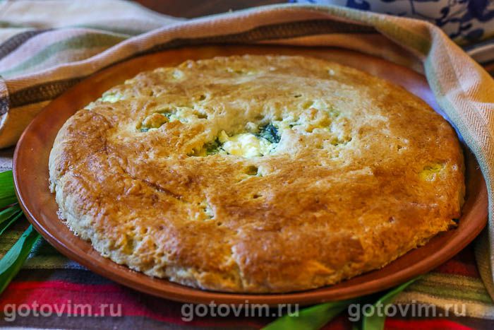 Осетинский пирог с черемшой и сыром брынза.